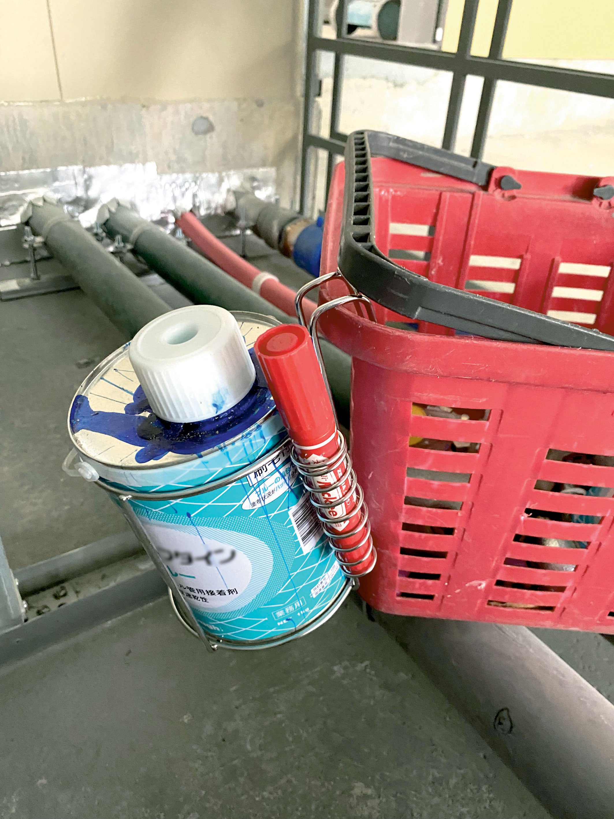 新潟精機 塩ビ管接着剤ホルダー 脚掛 ASK ステンレス製 缶ホルダー