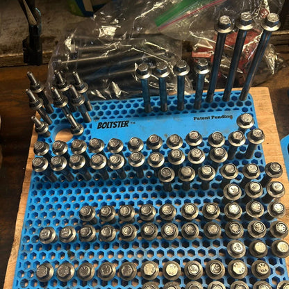 BOLTSTER ボルトスター BTS-100001R オリジナル ボルトオーガナイザー｜M7〜M17対応｜765穴｜耐熱260℃｜特殊高強度シリコン