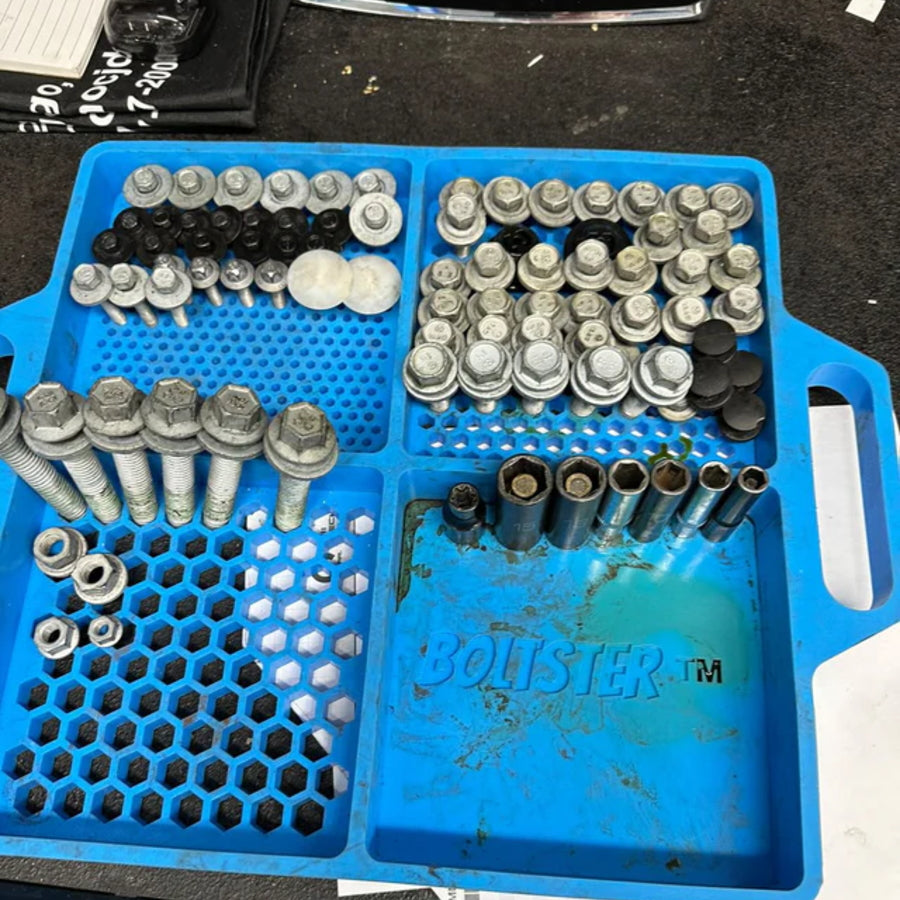 BOLTSTER ボルトスター BTS-100003 フレキシブル オーガナイジングトレイ｜M4〜M24対応｜側壁35mm｜耐熱260℃｜特殊高強度シリコン｜全3色