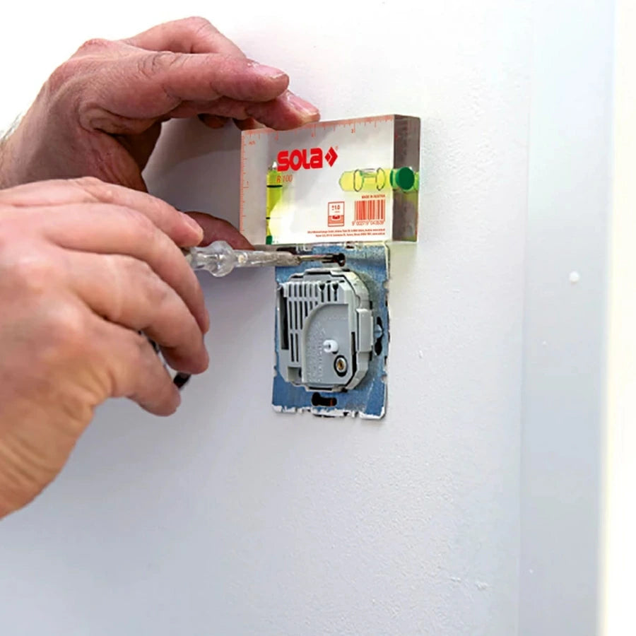 SOLA コンパクトアクリル水平器 R100